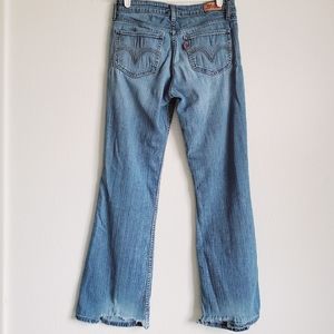 Levi's Distressed 518 Low Rise Bootcut 28